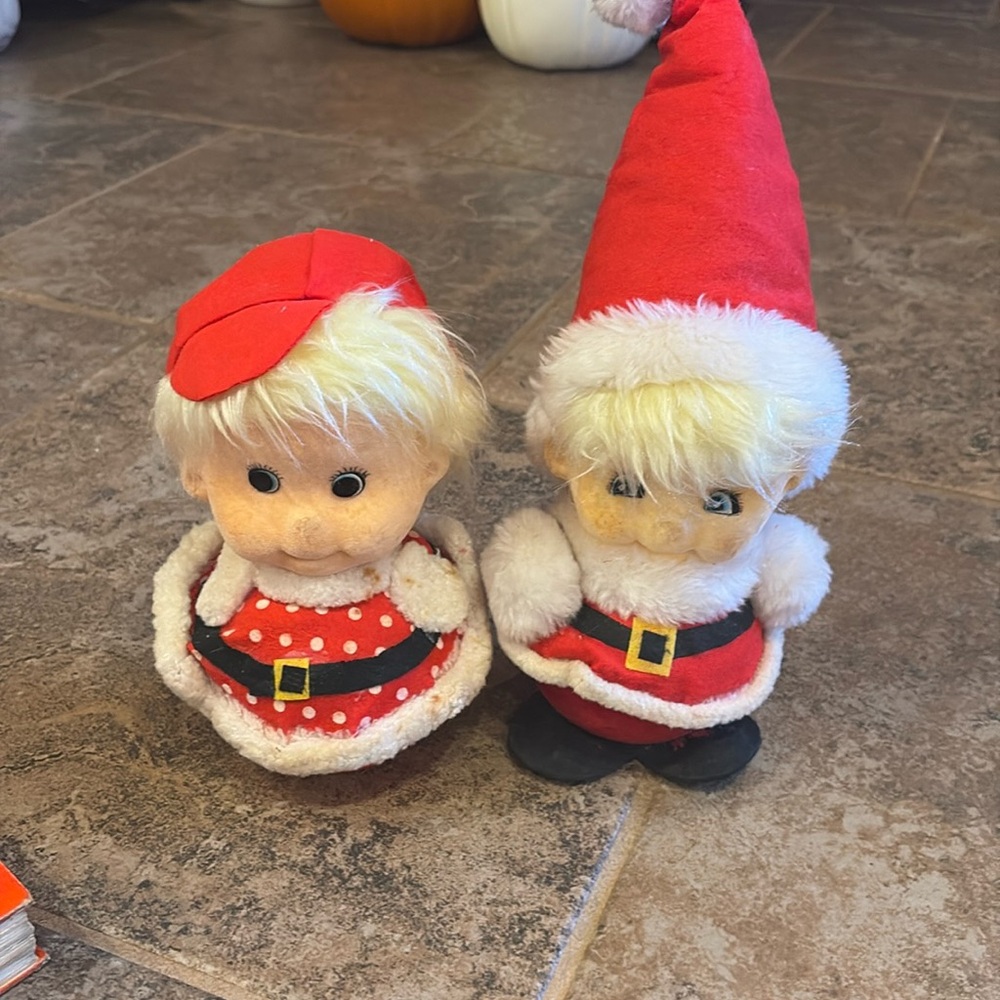 Vintage napco Santa boy and girl.  Made in Japan